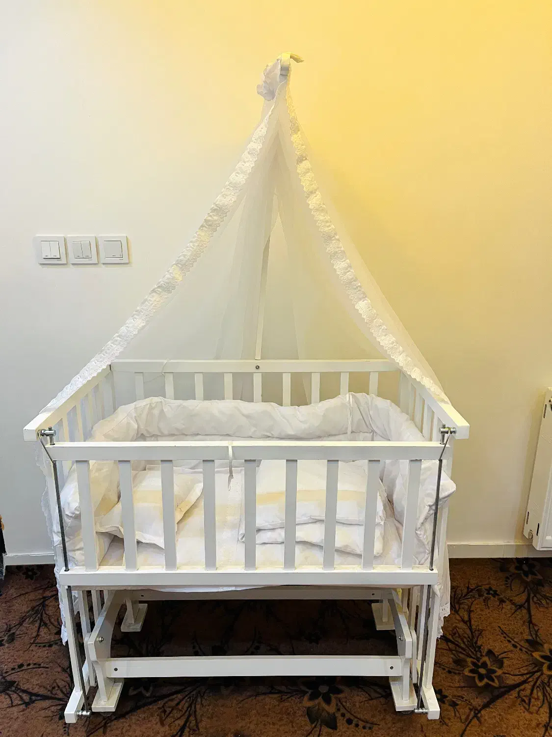 تخت کنار مادر گهواره شو|تخت و صندلی بچه|مراغه, |دیوار