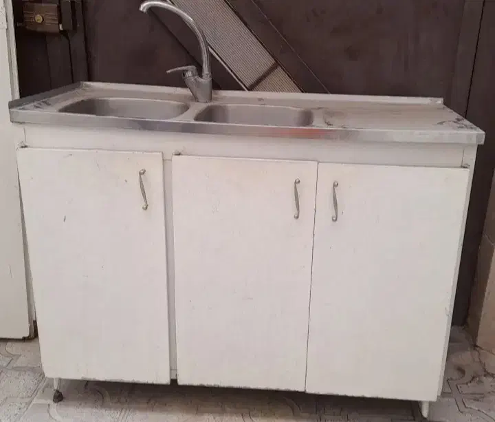 تعدادی کابینت وبه اضافه هود وسینگ ظرفشویی|آبچکان و نظمدهنده ظروف|ورامین, ورامین|دیوار