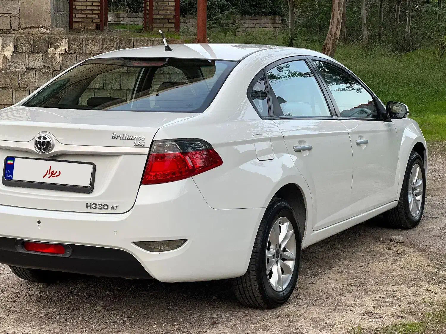 برلیانس ۳۳۰ اتومات مدل ۹۷ موتور بزرگ بدون رنگ|خودرو سواری و وانت|رشت, آب و برق|دیوار