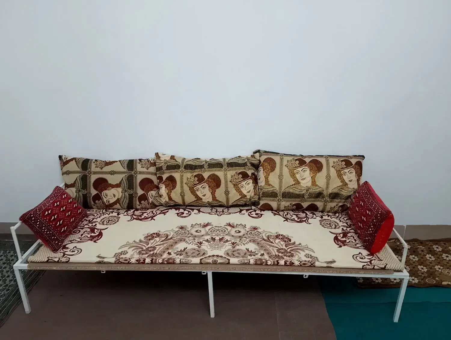 تخت آهنی سفارشی190*80|تخت و صندلی بچه|تاکستان, |دیوار