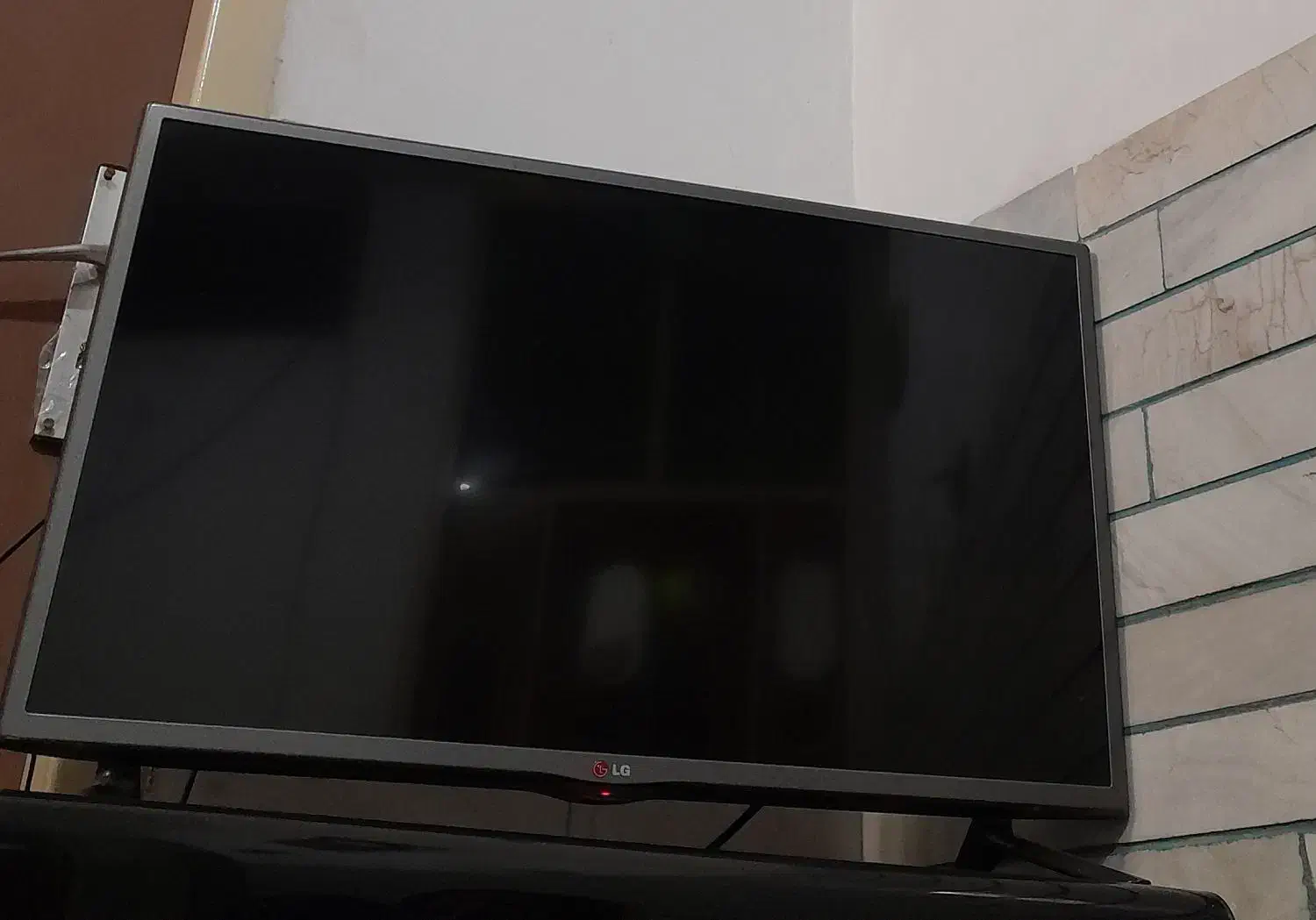 تلویزیون|تلویزیون و پروژکتور|آشخانه, |دیوار