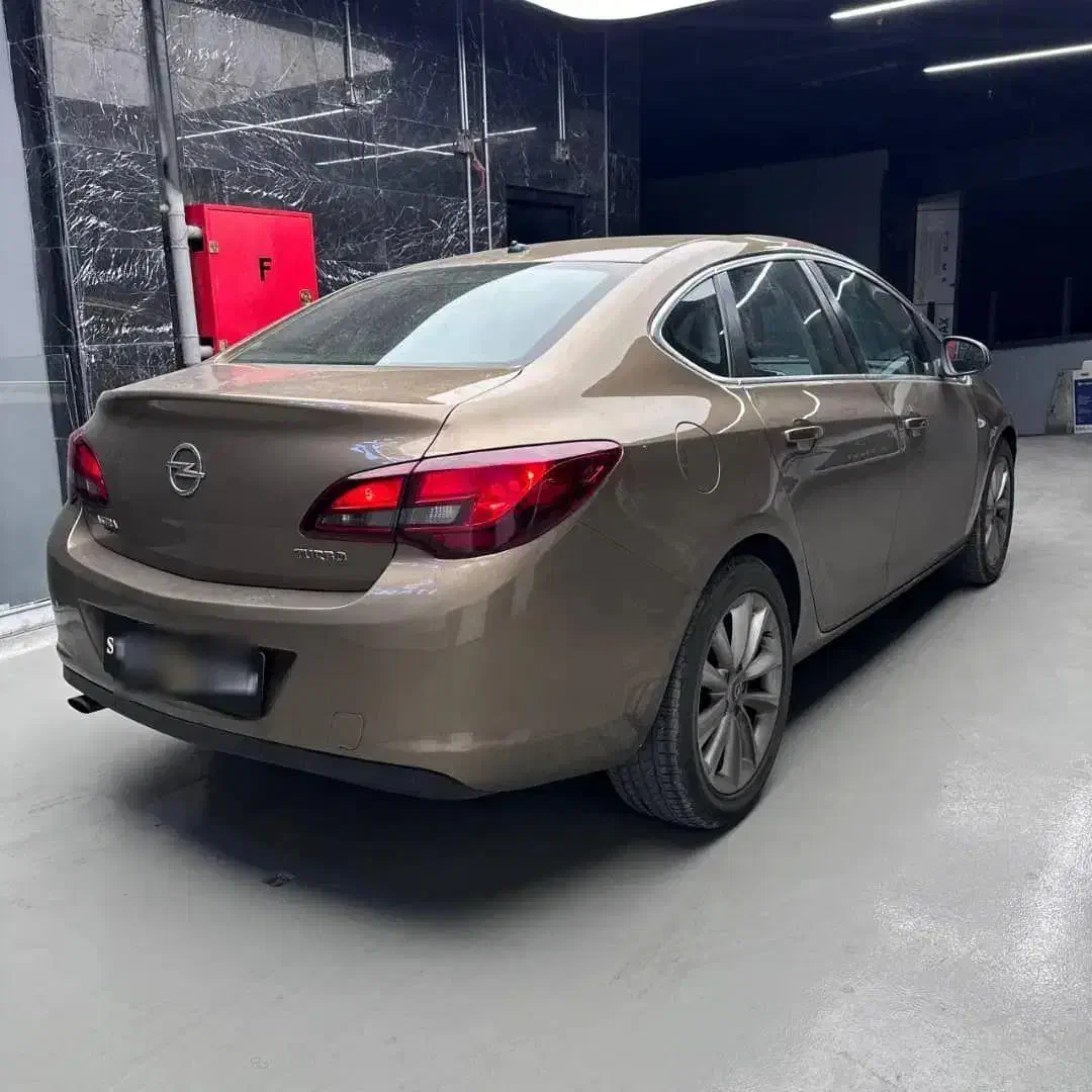 اپل استرا مدل ۲۰۱۴|خودرو سواری و وانت|تهران, حکمت|دیوار