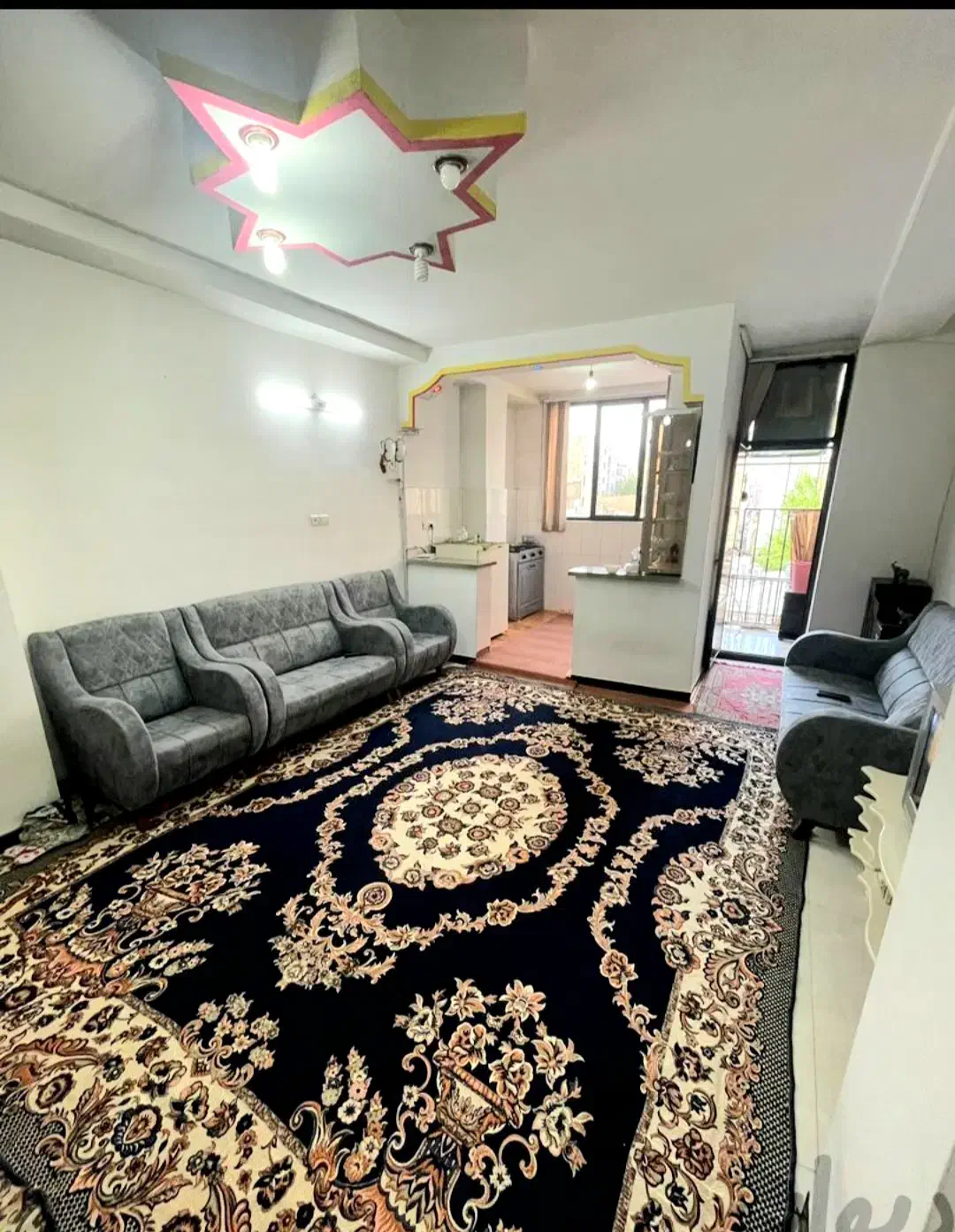 آپارتمان 65 متری پارکینگ دار مرکز شهر|اجارهٔ آپارتمان|کرج, کمال‌شهر|دیوار