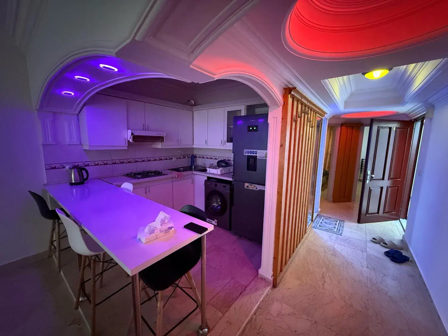 دوخواب/ مرکز شهر / خدمات هتلینگ|اجارهٔ کوتاه‌مدت آپارتمان و سوئیت|کیش, |دیوار