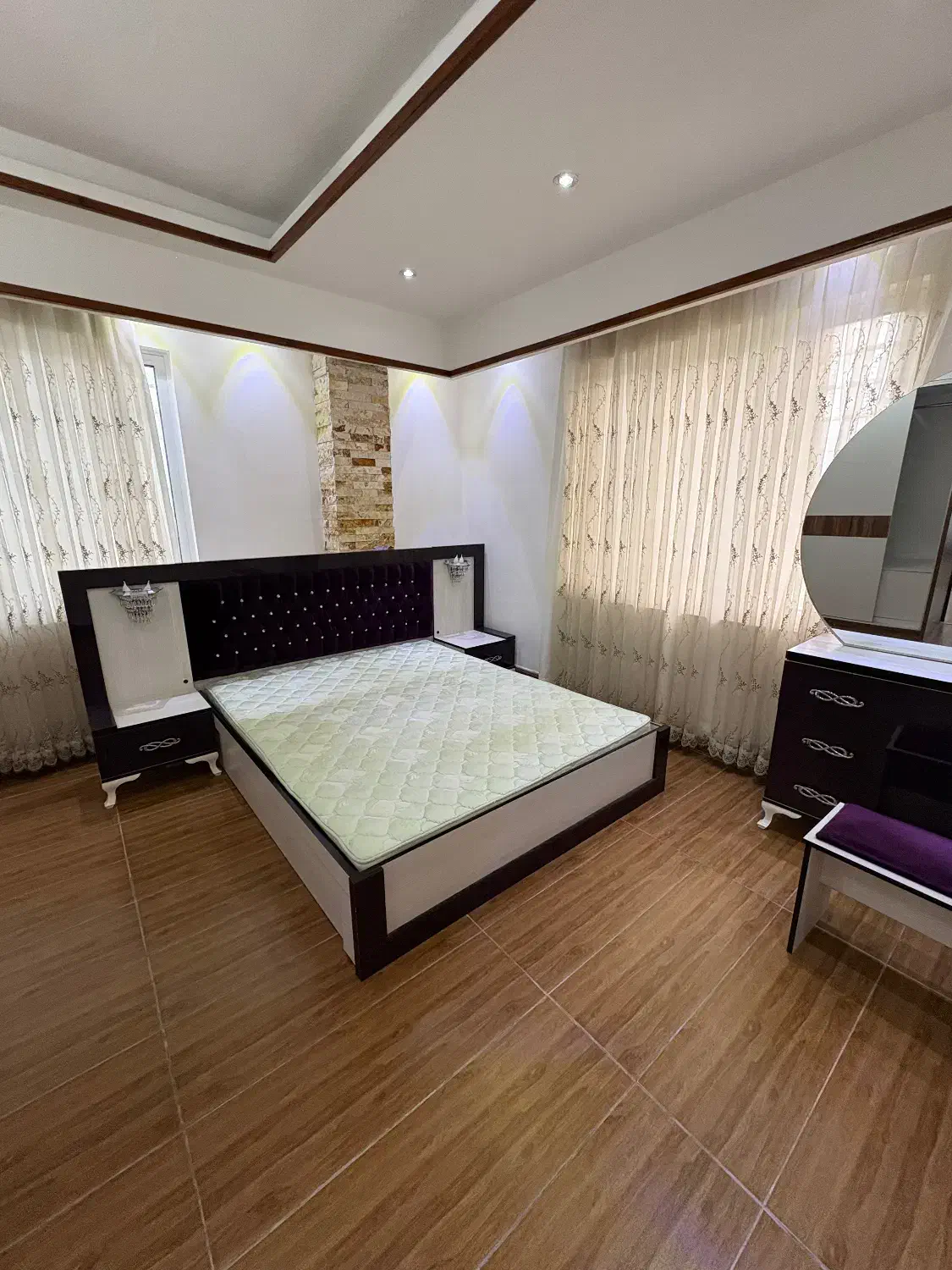 تخت و دراور در حد نو|تخت و سرویس خواب|شیرود, |دیوار