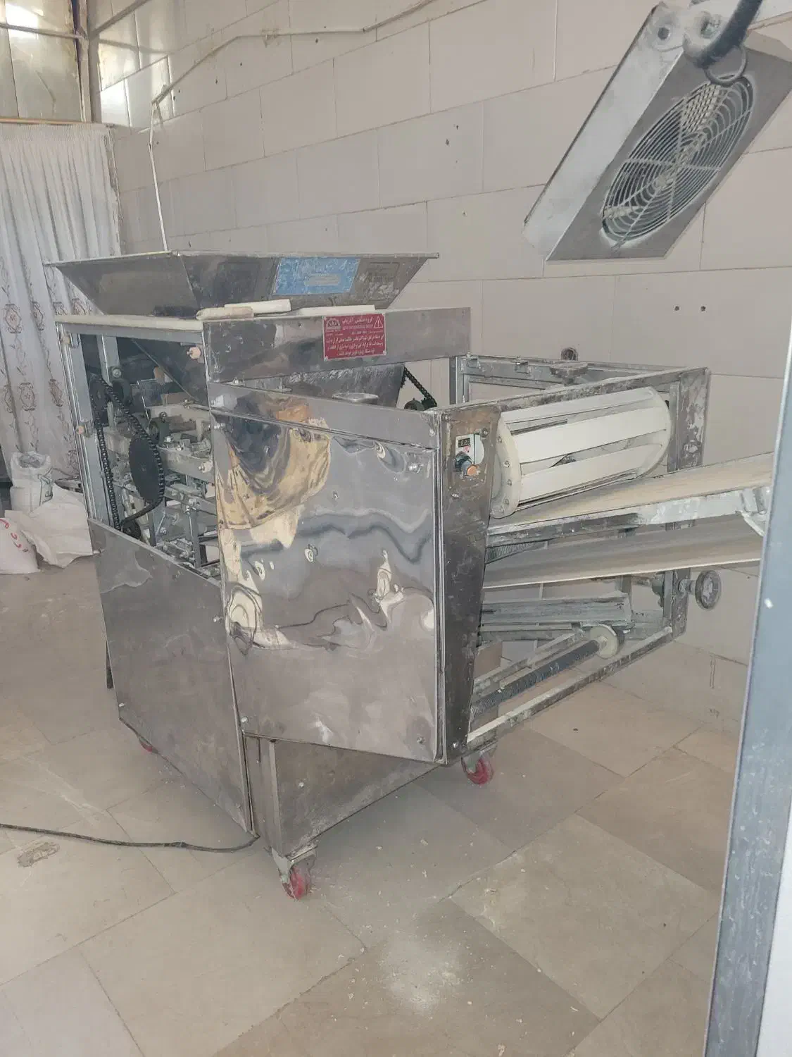 دستگاه نانوایی سه کاره|ماشینآلات صنعتی|دوگنبدان, |دیوار