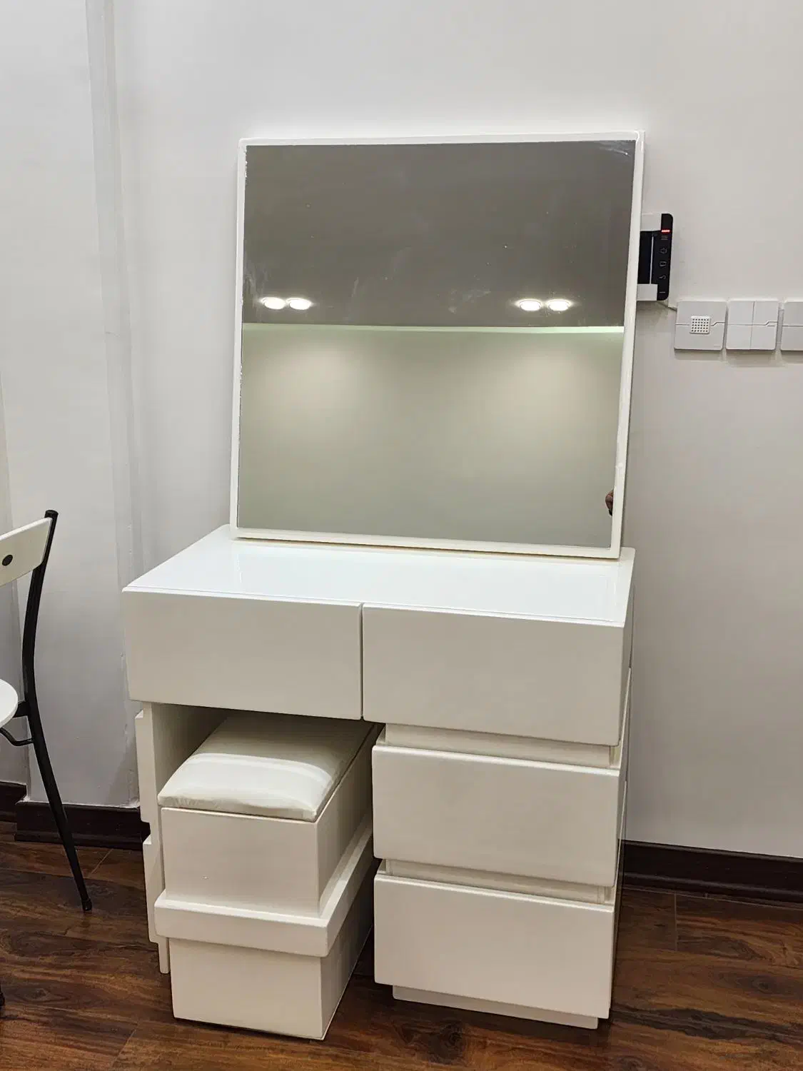 میز آرایش و آینه|مبلمان خانگی و میز عسلی|تهران, هفت حوض|دیوار