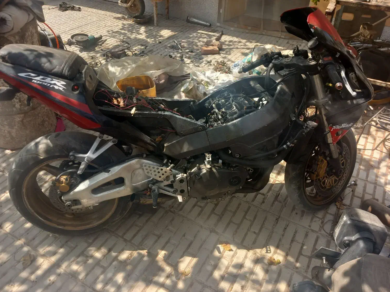 سی بی آر۱۰۰۰مدل۲۰۰۳|موتورسیکلت|زرند, |دیوار