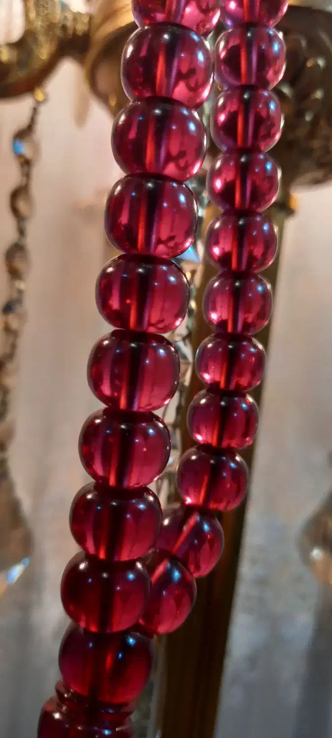 تسبیح سندلوس|کلکسیون اشیاء عتیقه|اندیشه, اندیشه فاز ۲|دیوار