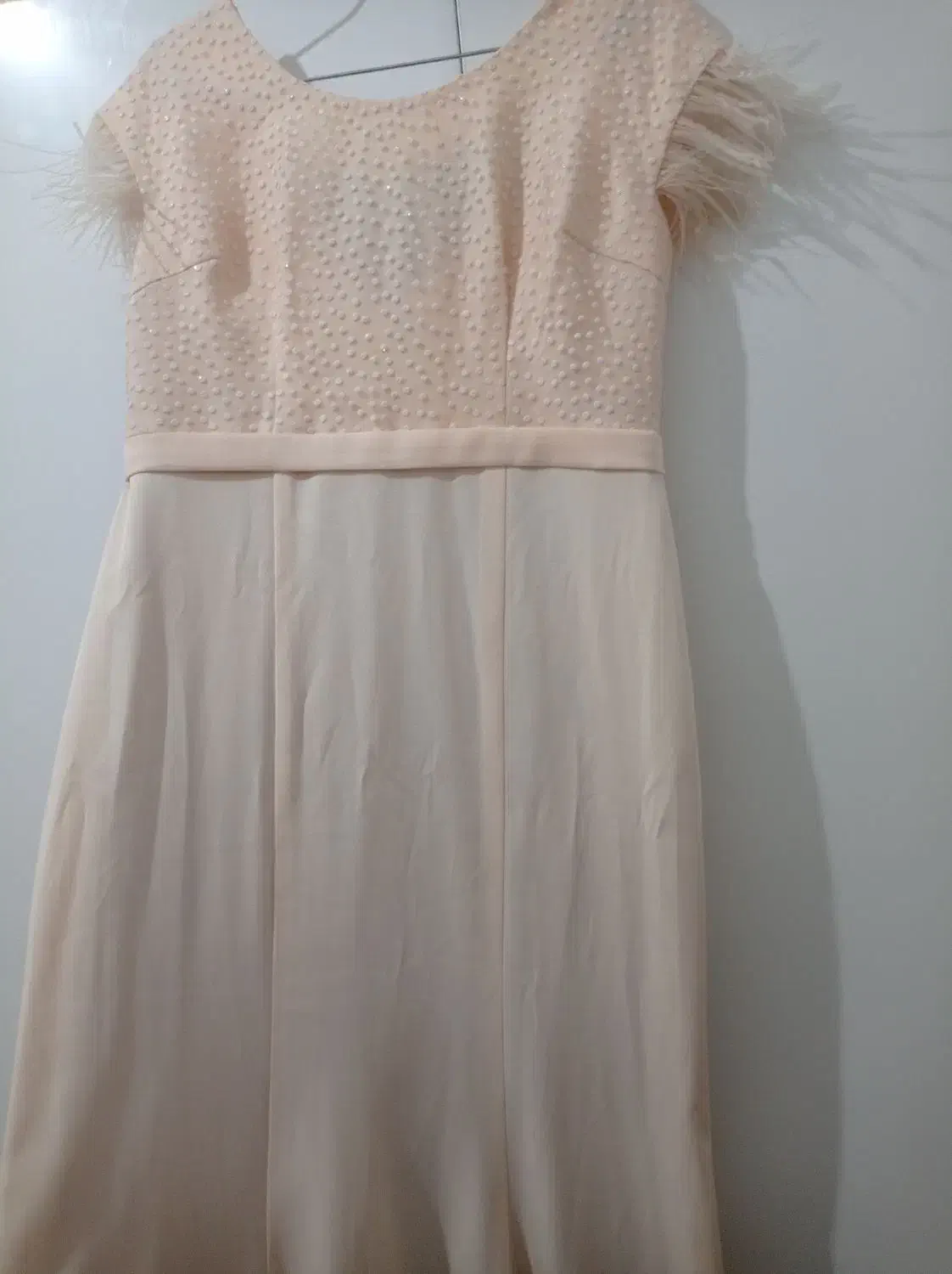 لباس مجلسی|لباس|قم, بنیاد|دیوار