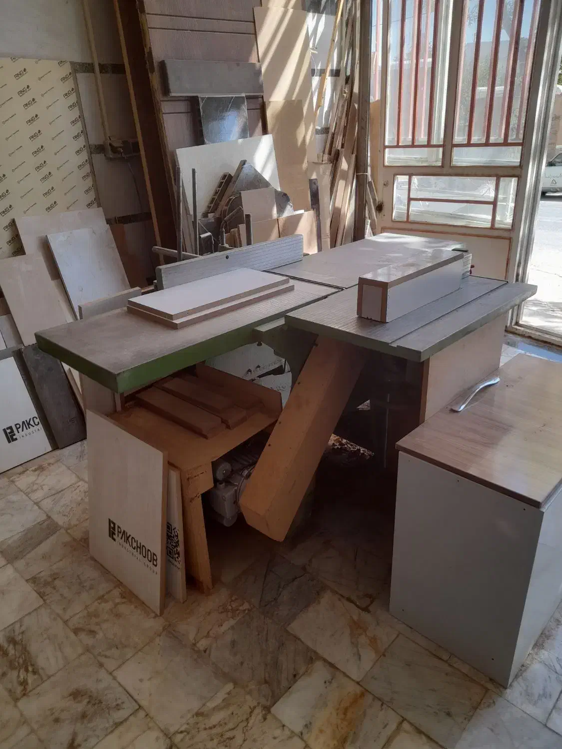 سه کاره|ماشینآلات صنعتی|زالیان, |دیوار