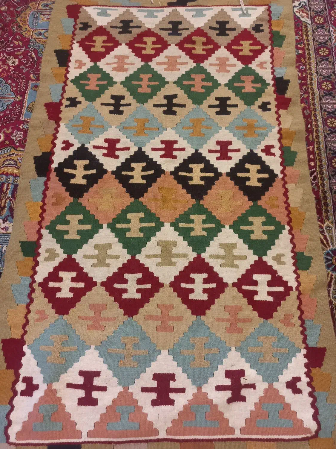 گلیم دست بافت|گلیم، جاجیم، گبه|اندیشه, اندیشه فاز ۳|دیوار