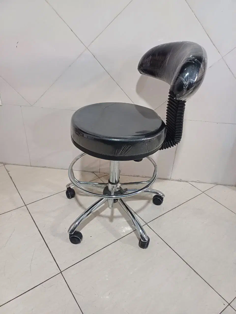 صندلی  آزمایشگاهی|صندلی و نیمکت|قدس, شهر‌قدس|دیوار