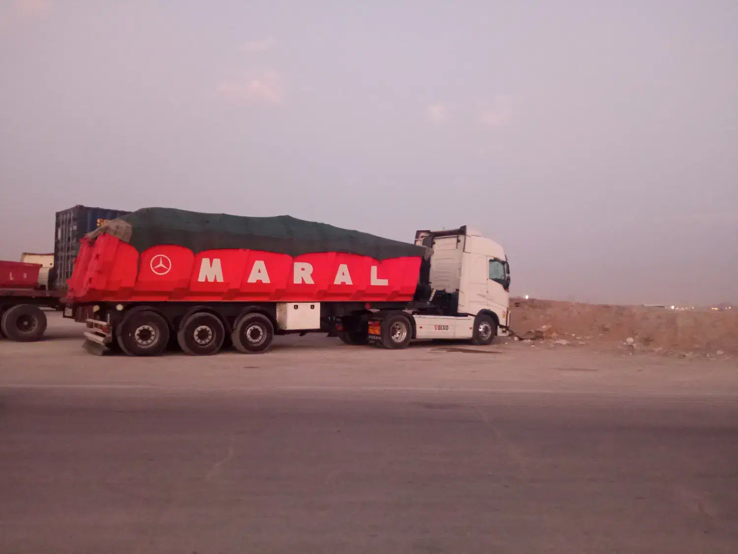 راننده پایه یک با مدارک کامل. جویای کار هستم.|خدمات حمل و نقل|بافت, |دیوار