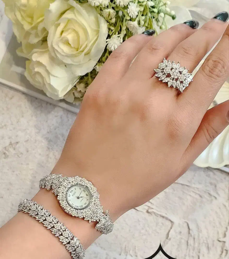 ساعت نقره سرویس نقره مناسب برای عروس خانم ها|بدلیجات|تبریز, |دیوار