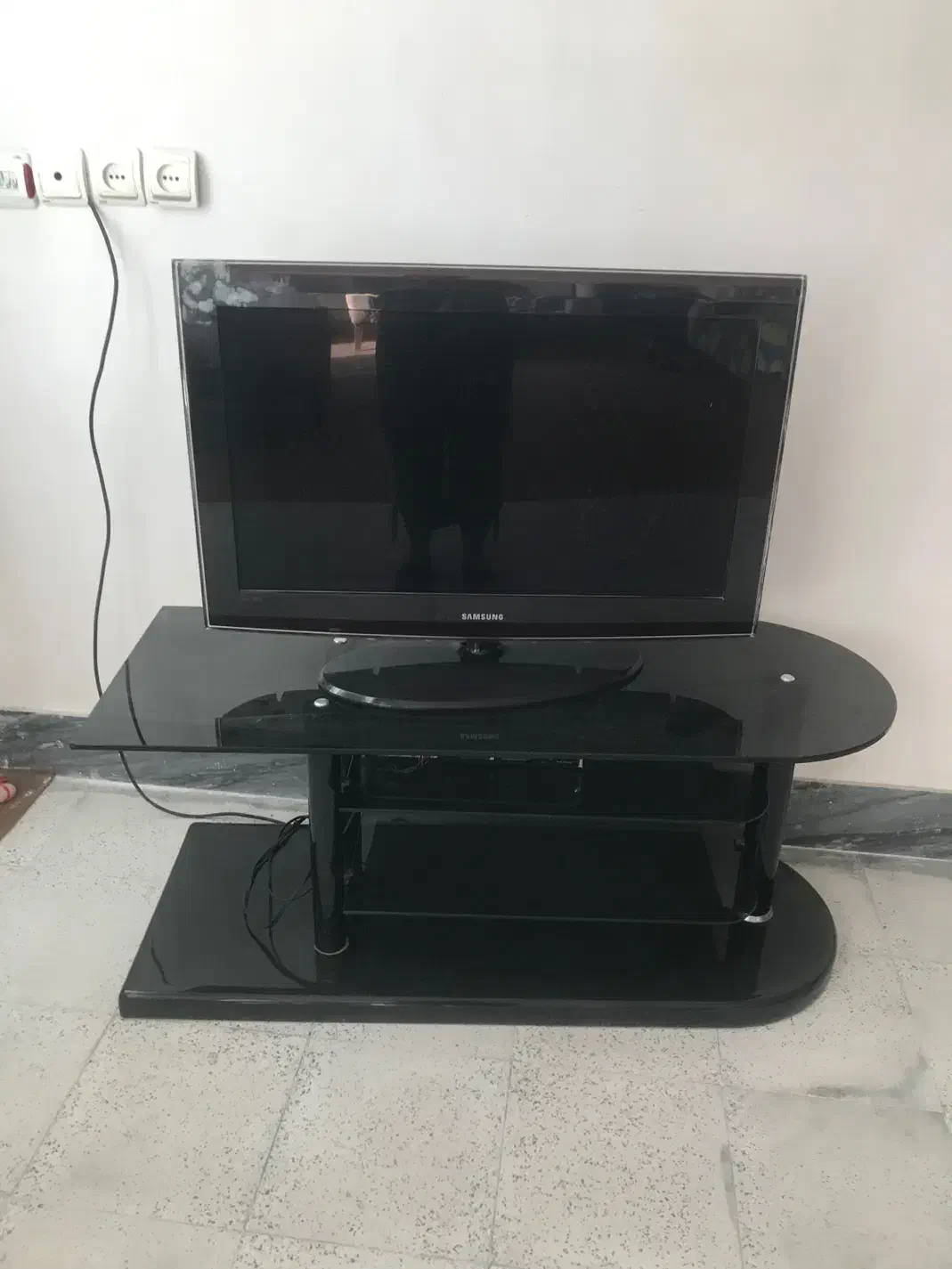 تلویزیون۳۲ اینچ|تلویزیون و پروژکتور|نورآباد ممسنی, |دیوار