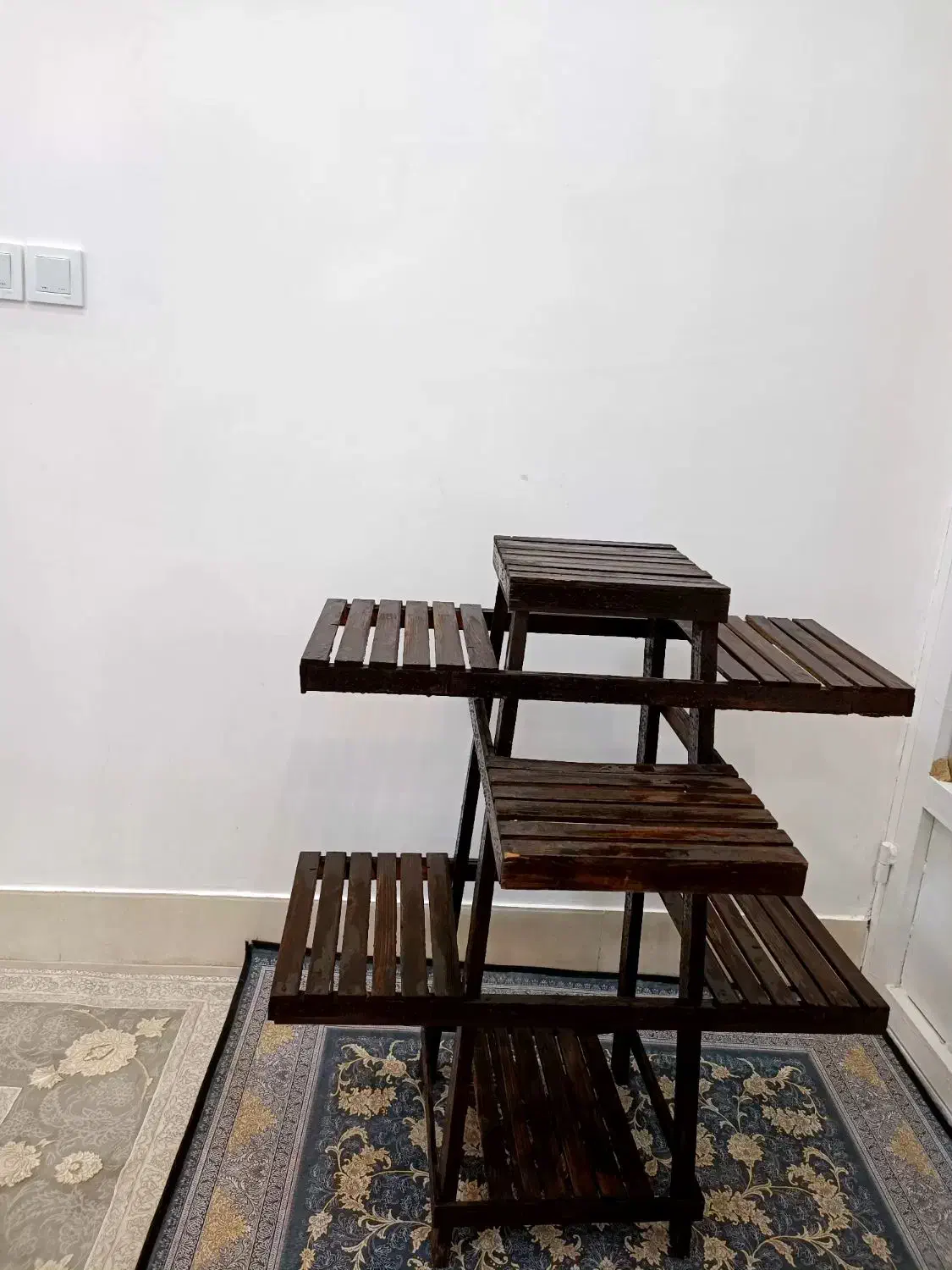 جا گلدانی استند گل بسیار شیک|گل و گیاه طبیعی|خواف, |دیوار