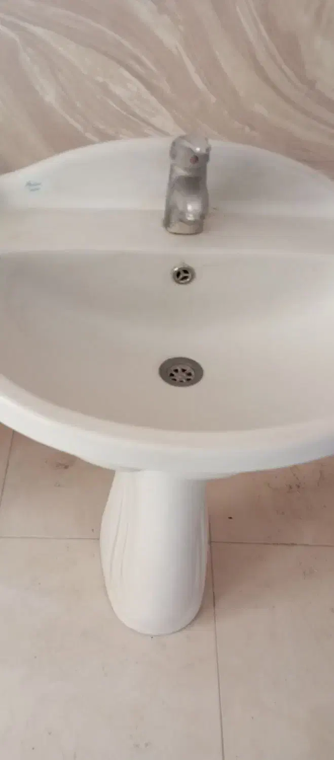 یک  عدد روشویی|لوازم سرویس بهداشتی|تبریز, |دیوار