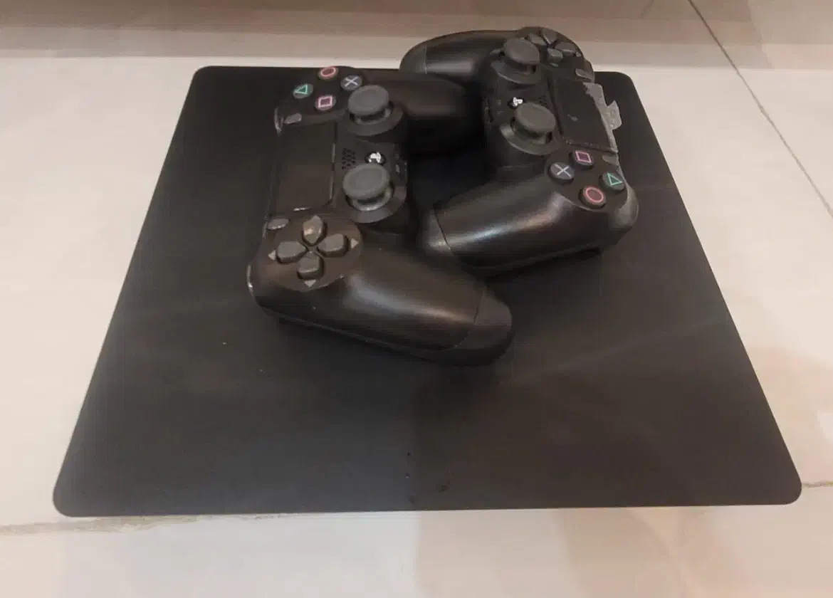 پی اس فور (1ترابایت ) با دو دسته اصلی|کنسول، بازی ویدئویی و آنلاین|لاهیجان, آهندان|دیوار