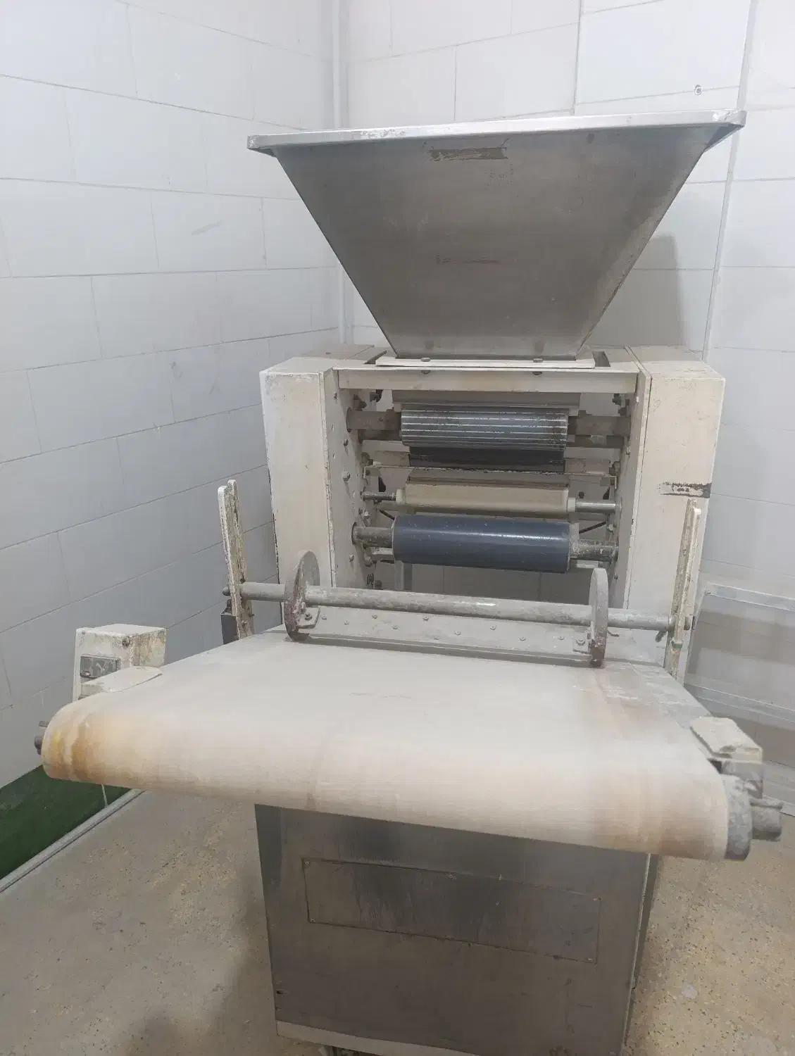 دستگاه چهارغلتکی  نانوایی نان نواش|ماشین‌آلات صنعتی|دهدشت, |دیوار