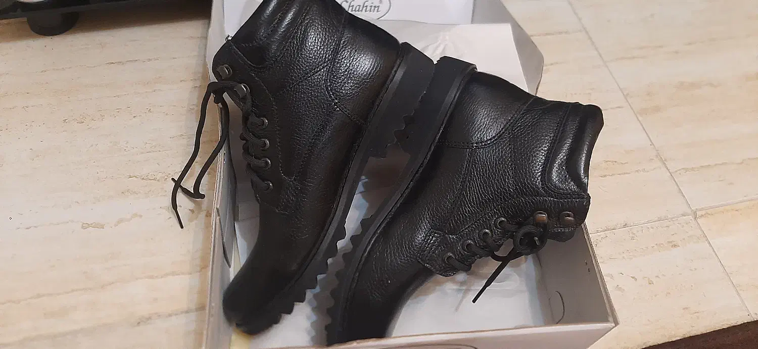 پوتین نیم بوت شاهین|کیف، کفش، کمربند|رشت, کوی غلام نیا|دیوار