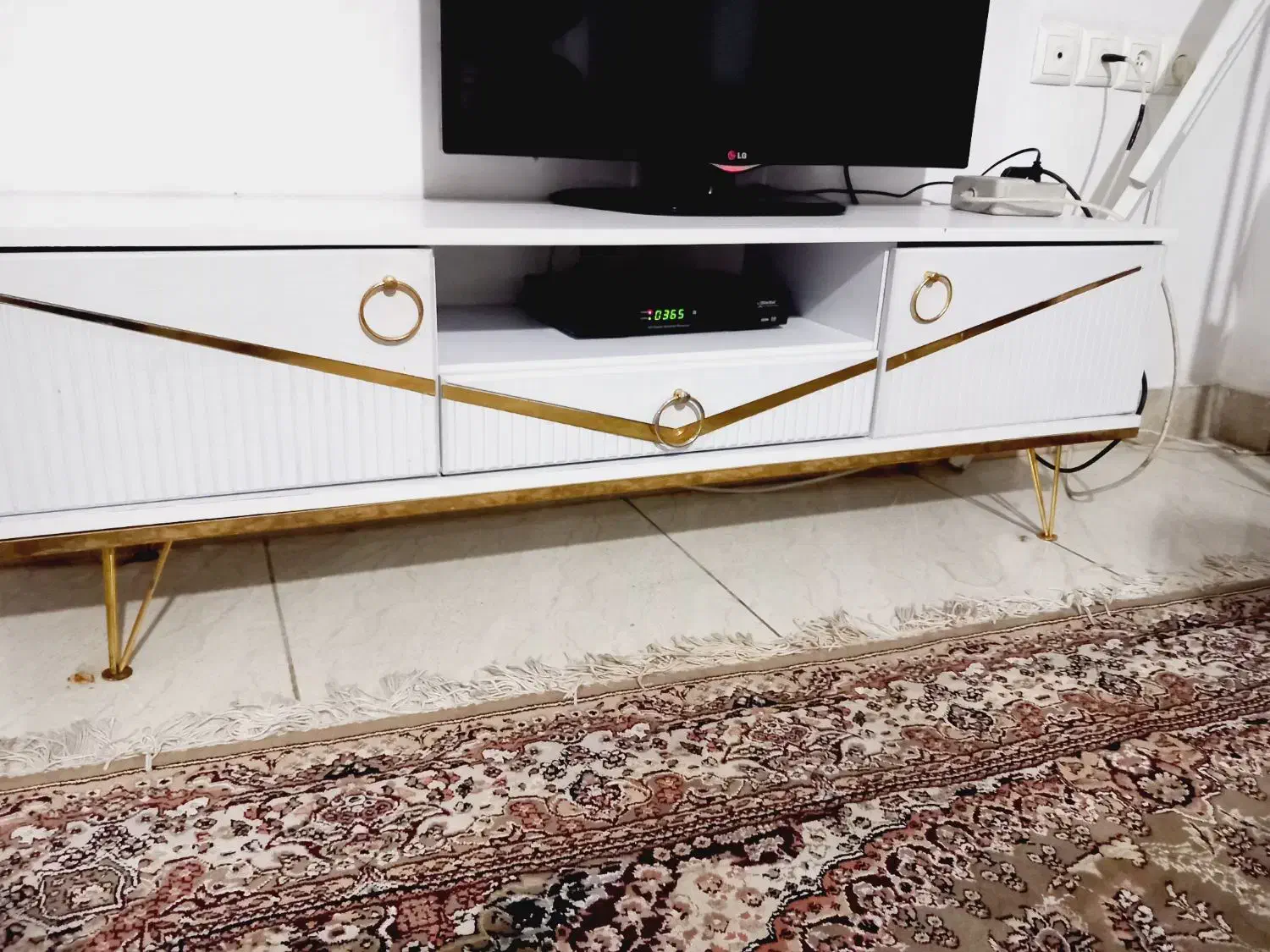 میز تلویزیون و کنسول|بوفه، ویترین، کنسول|بهارستان, |دیوار