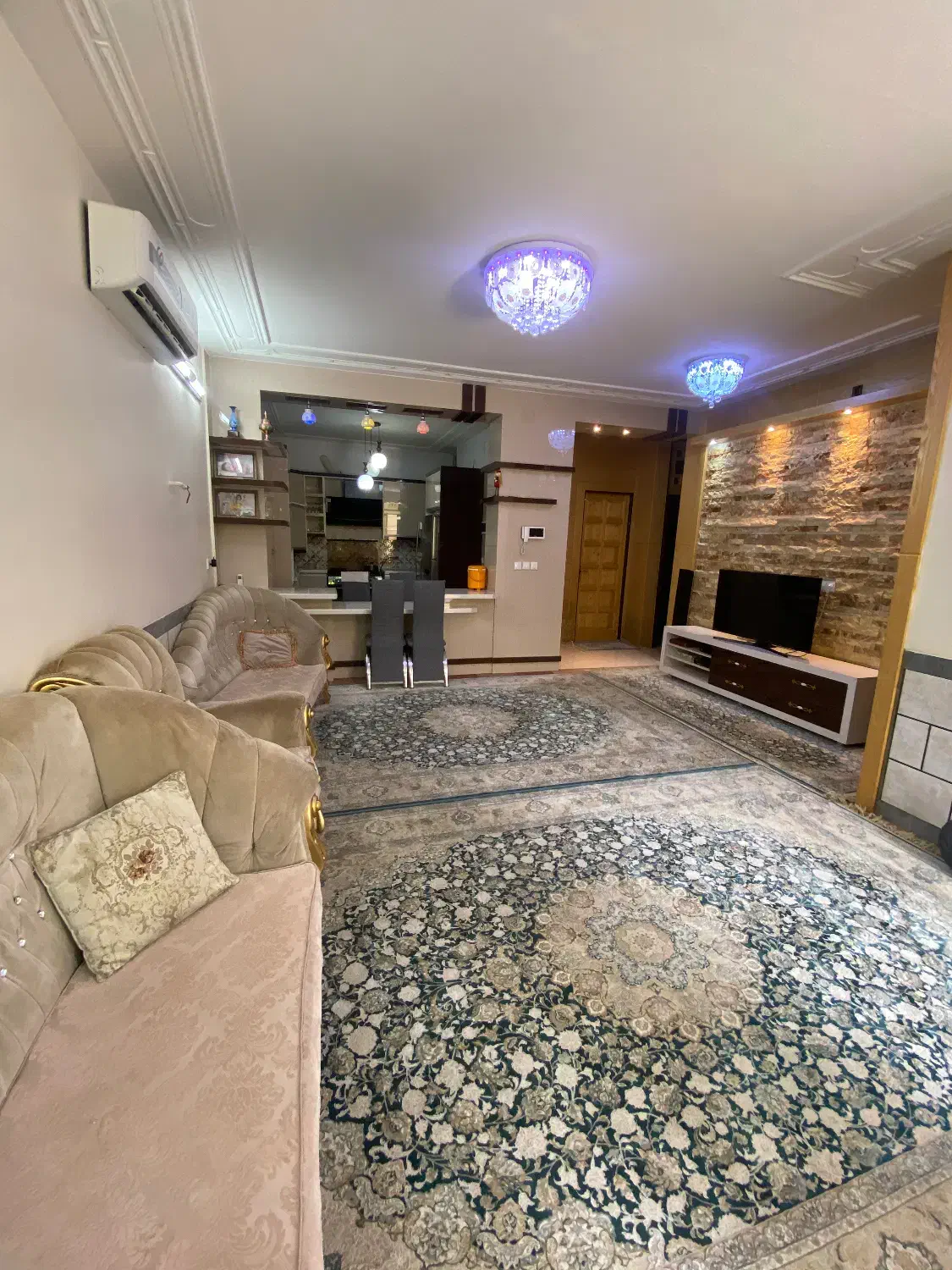 ویلایی لوکس دوطبقه۱۸۰ متریدر نبی اکرم،درب از حیاط|فروش خانه و ویلا|شیراز, فرگاز|دیوار