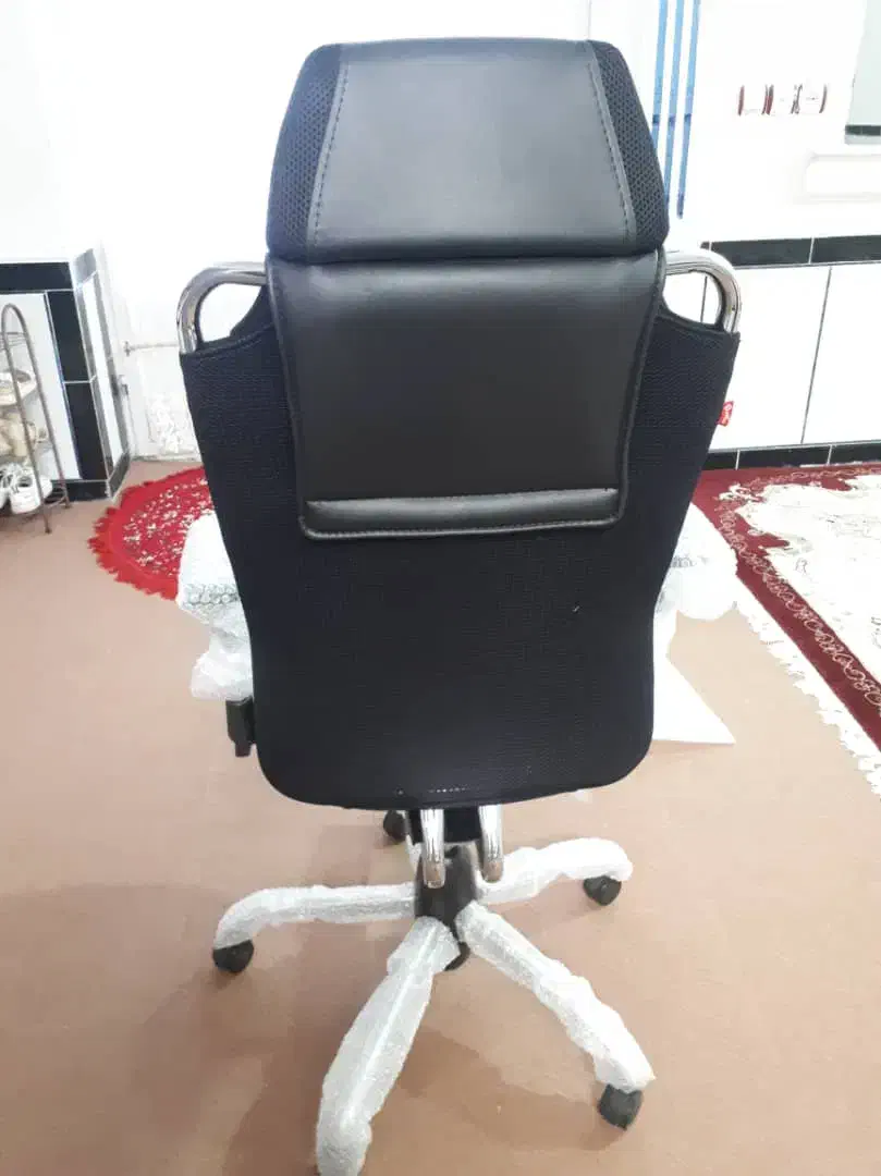 صندلی مدیریتی سفارشی|صندلی و نیمکت|قیروکارزین, |دیوار