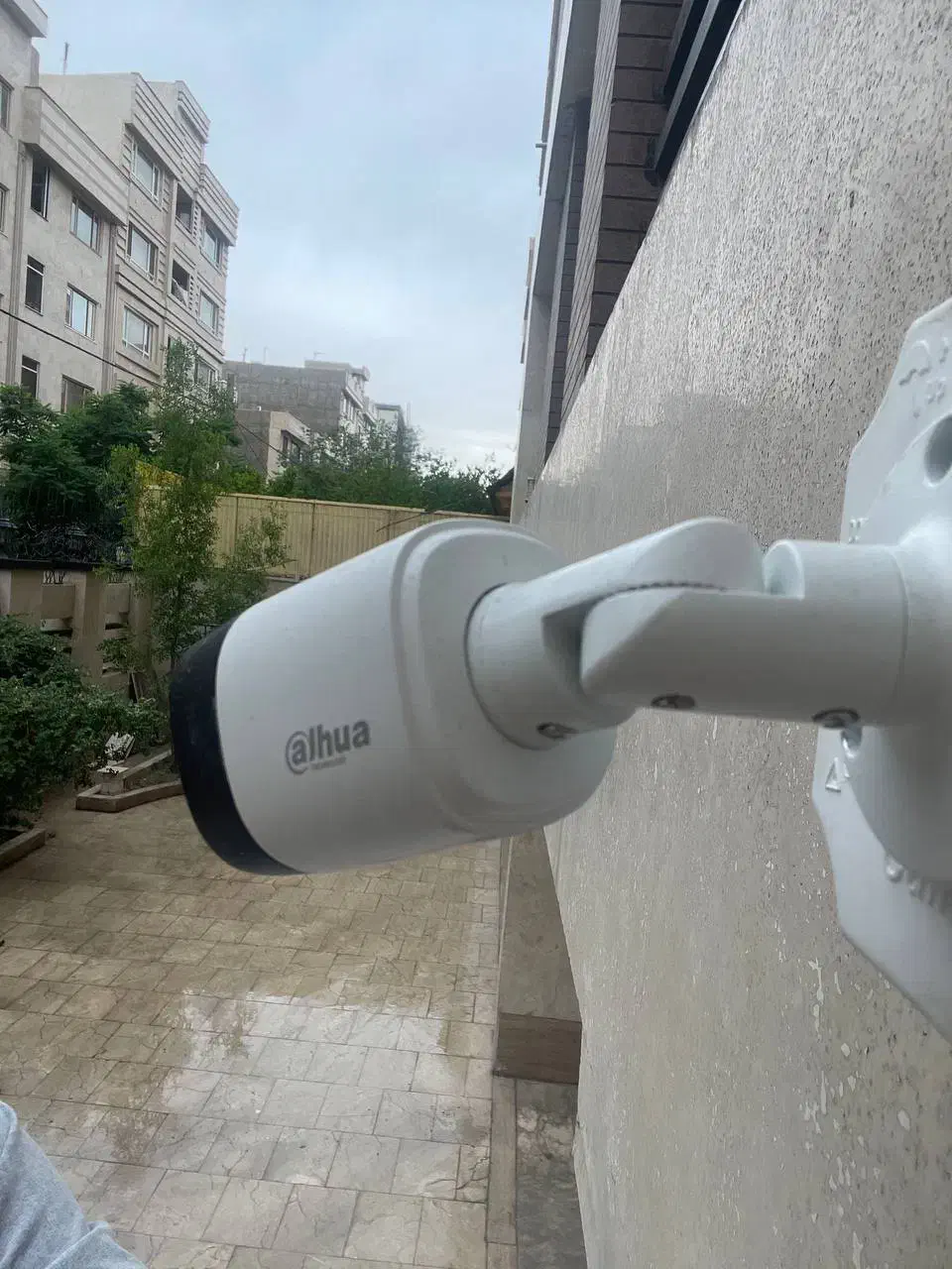 دوربین مداربسته|دوربین مداربسته|پرند, فاز ۲|دیوار