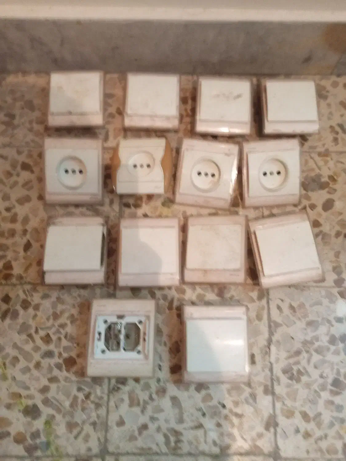 کلید برق|ابزارآلات|قم, شاه ابراهیم|دیوار