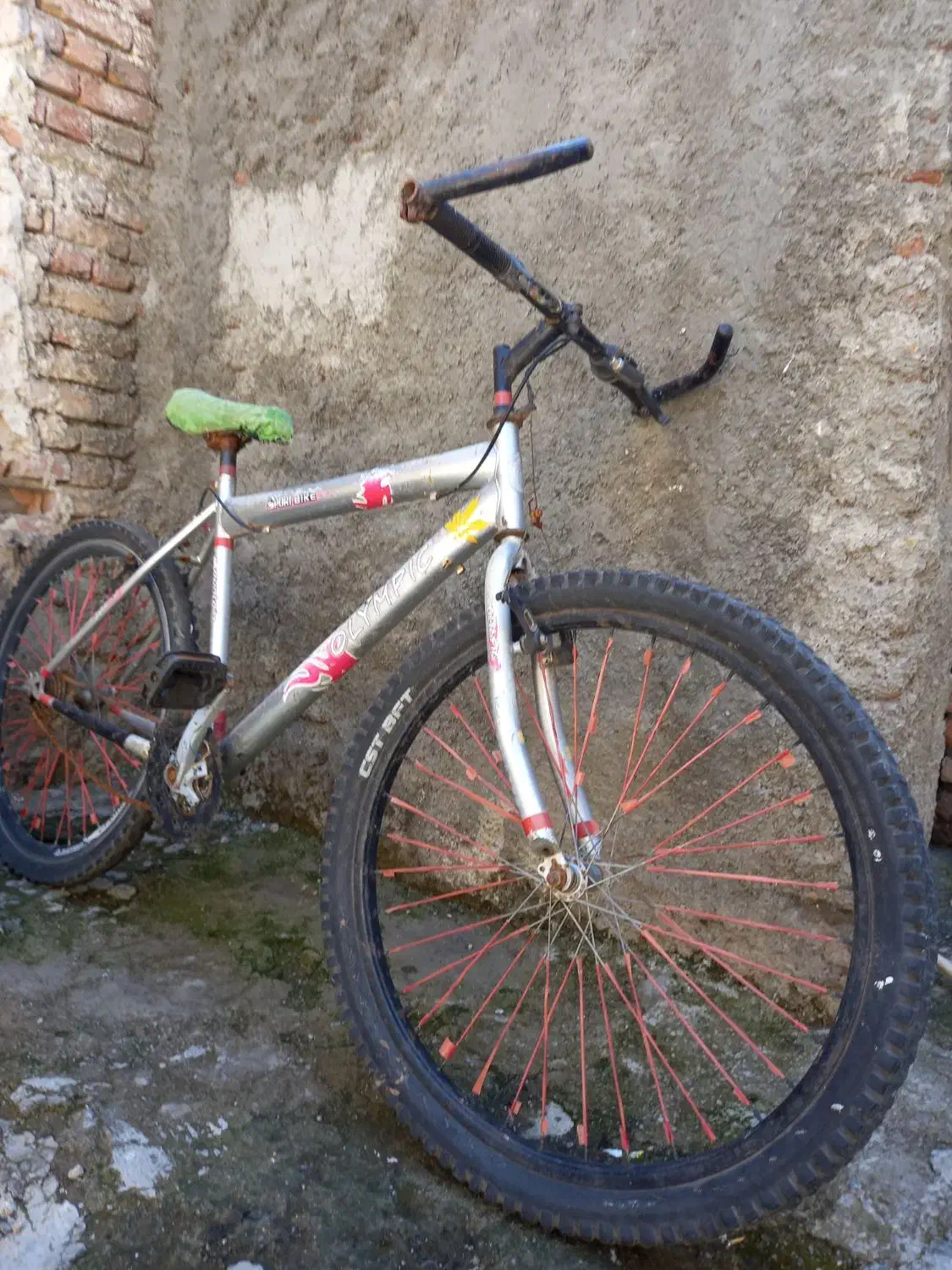 دوچرخه ۲۶ المپیک|دوچرخه، اسکیت، اسکوتر|گرمی, |دیوار