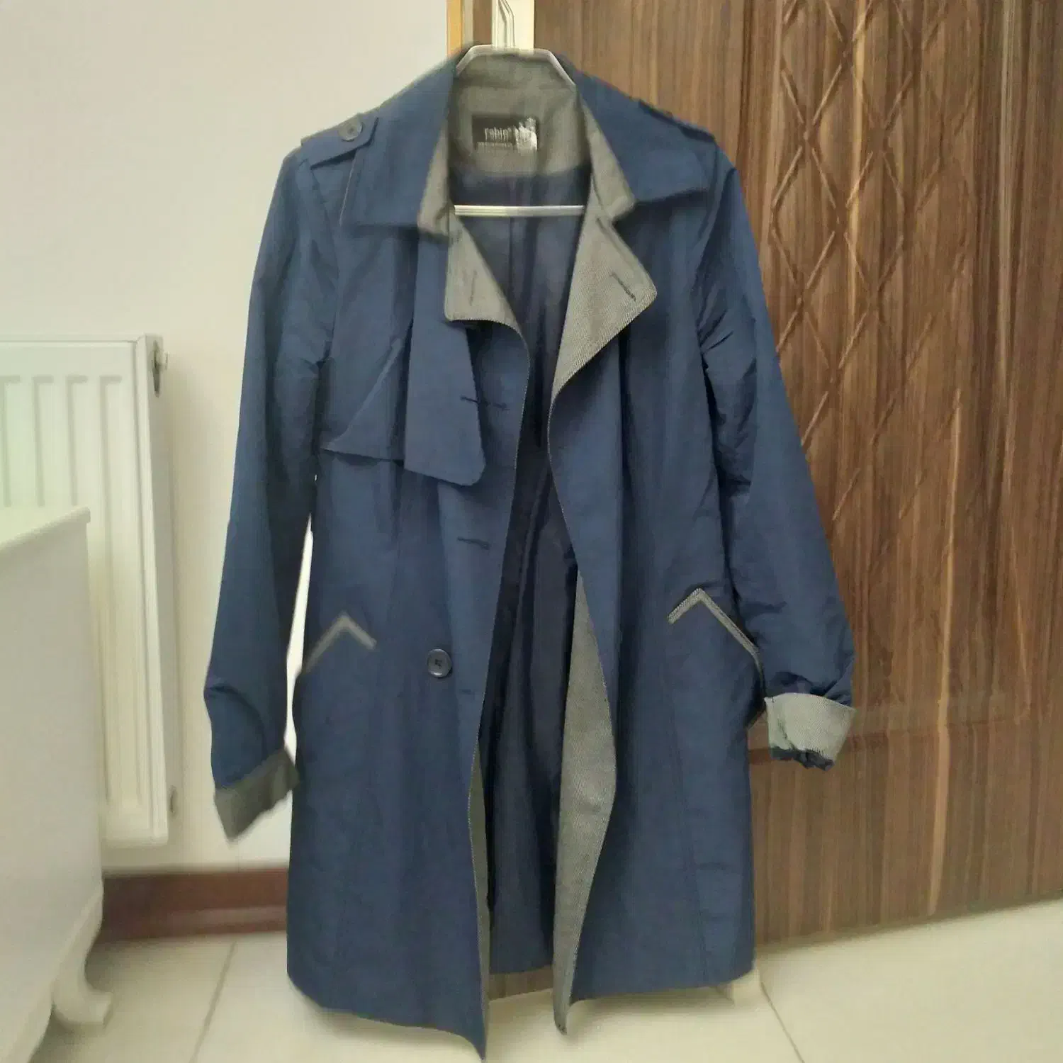 تعدادی لباس نو یا حد نو کار ترک|لباس|ساری, |دیوار