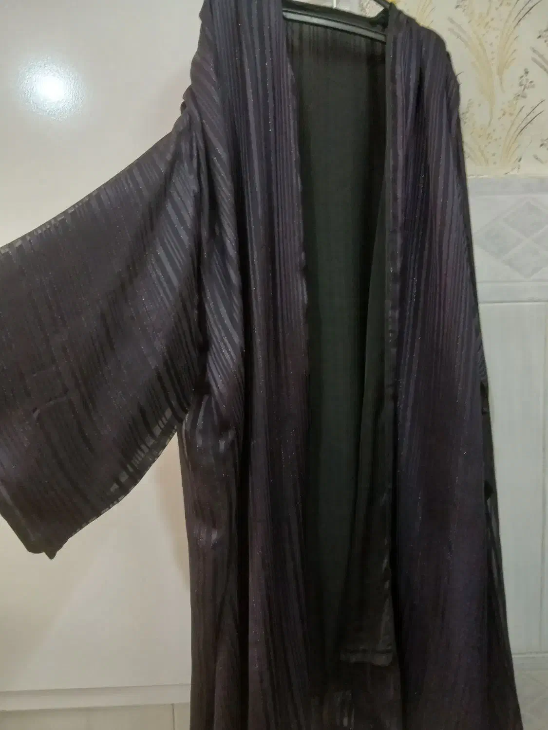 مانتو مجلسی|لباس|نیشابور, هفده شهریور|دیوار