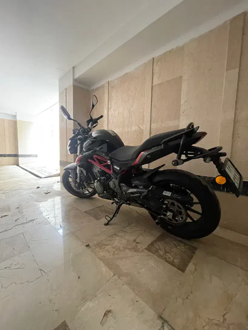 بنلی جفت ۴۰۱ با لوازم (کلاه و لباس)|موتورسیکلت|تهران, مرزداران|دیوار