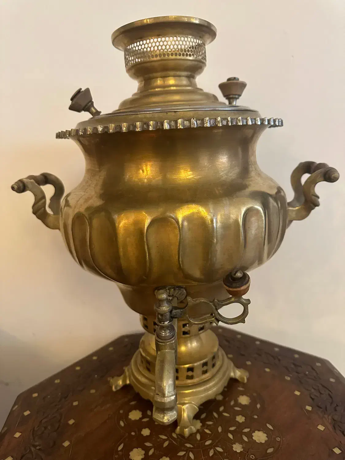 سماور ذغالی قدیمی|کلکسیون اشیاء عتیقه|فریدون‌کنار, |دیوار