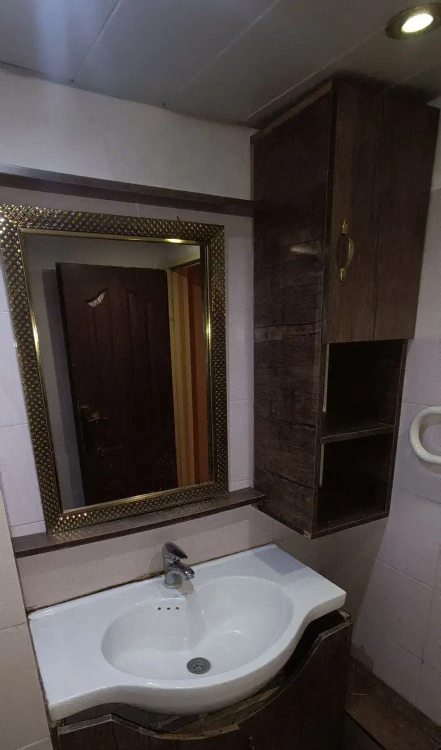 روشویی|لوازم سرویس بهداشتی|رباط‌کریم, مسکن مهر آبشناسان|دیوار