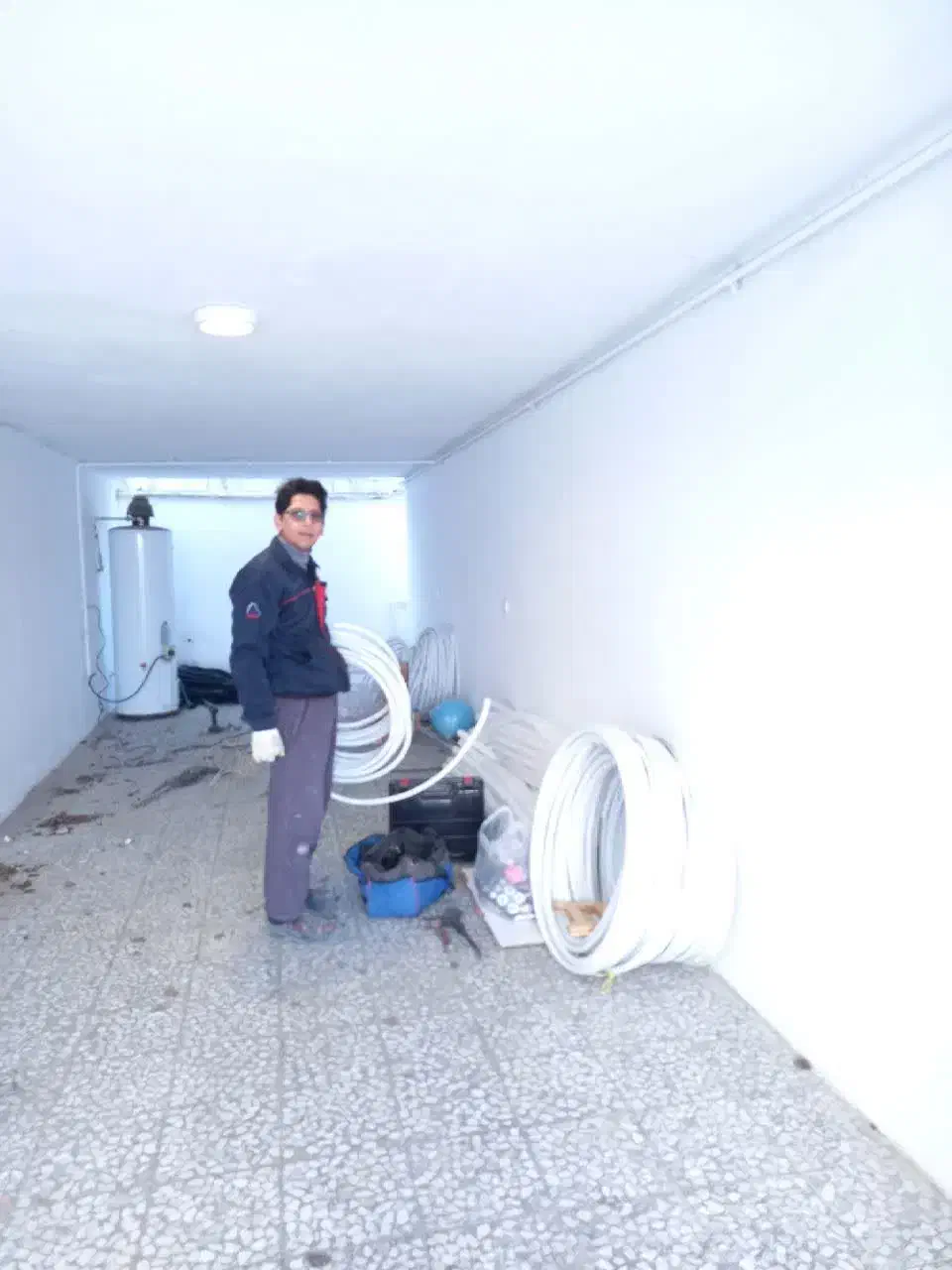 لوله کشی آب وشوفاژ وفاضلاب ونصب شیرآلات|خدمات پیشه و مهارت|بابل, |دیوار