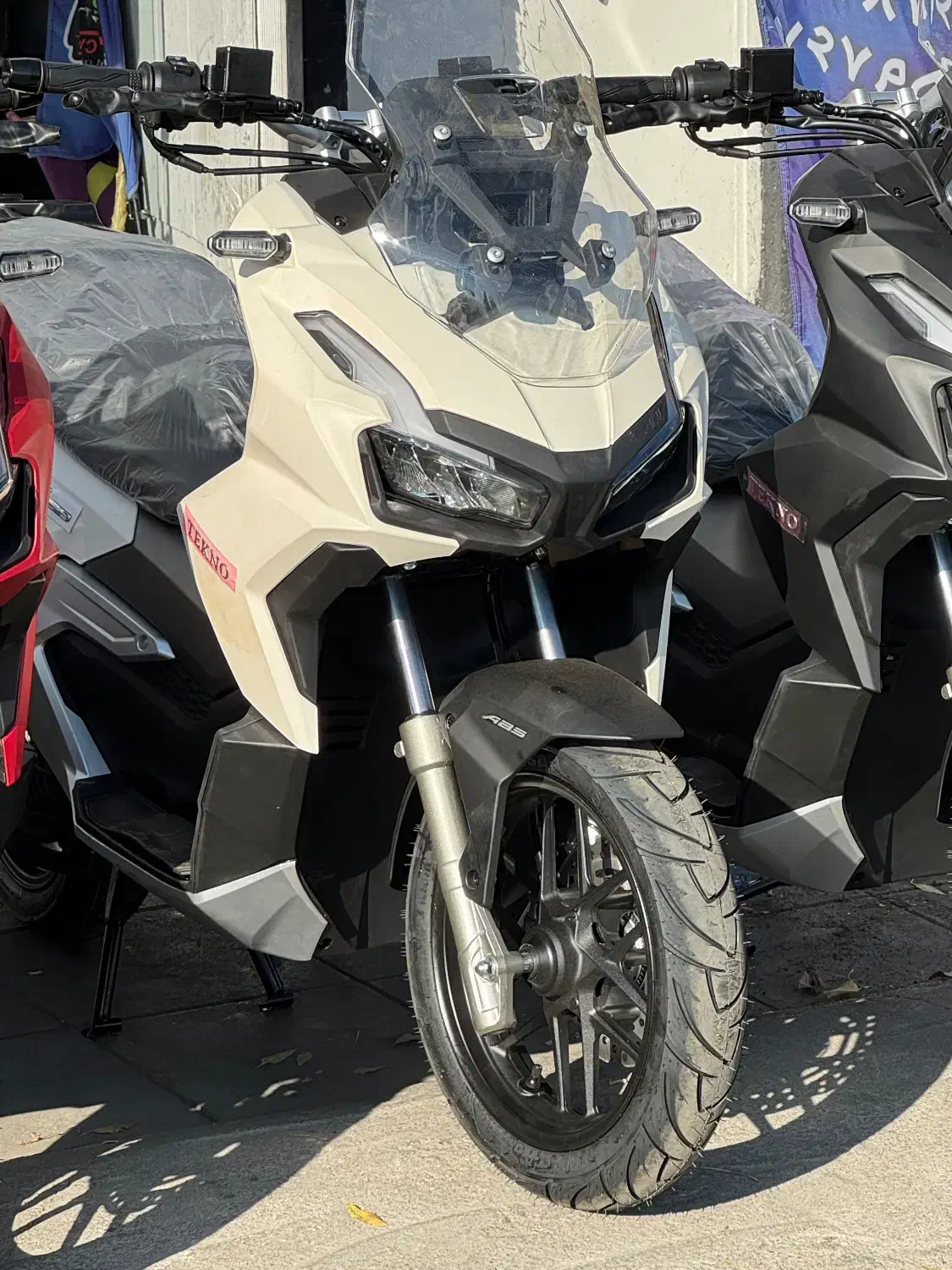 ADVتوسن فول اتاق اصلی|موتورسیکلت|اراک, |دیوار