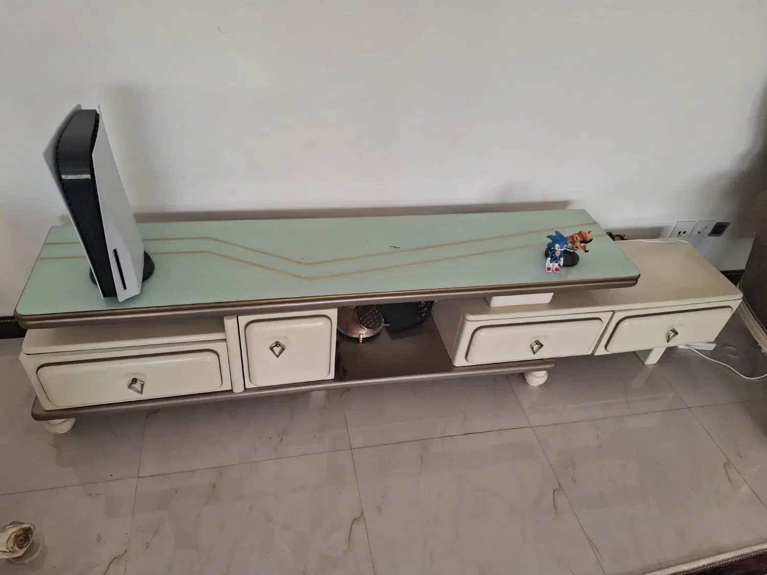 میز تلوزیون چوبی روی صفحه شیشه|میز تلویزیون|آمل, |دیوار