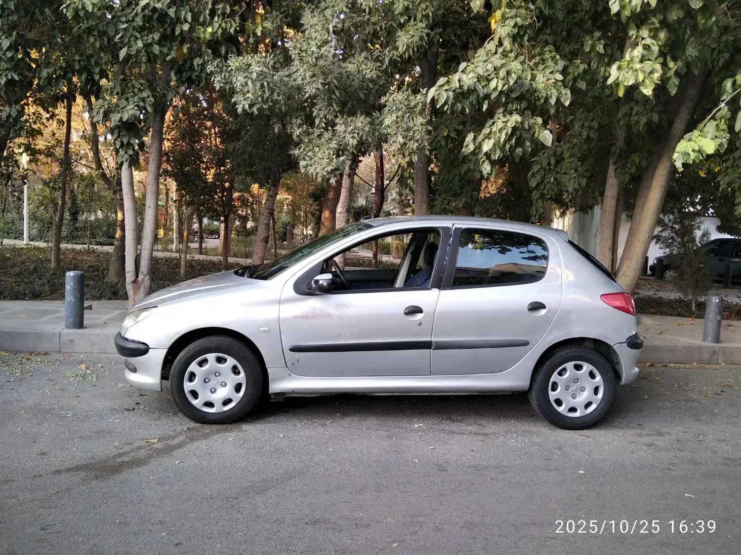 پژو۲۰۶ مدل ۸۳ خانگی تیپ ۳|خودرو سواری و وانت|اصفهان, سیچان|دیوار