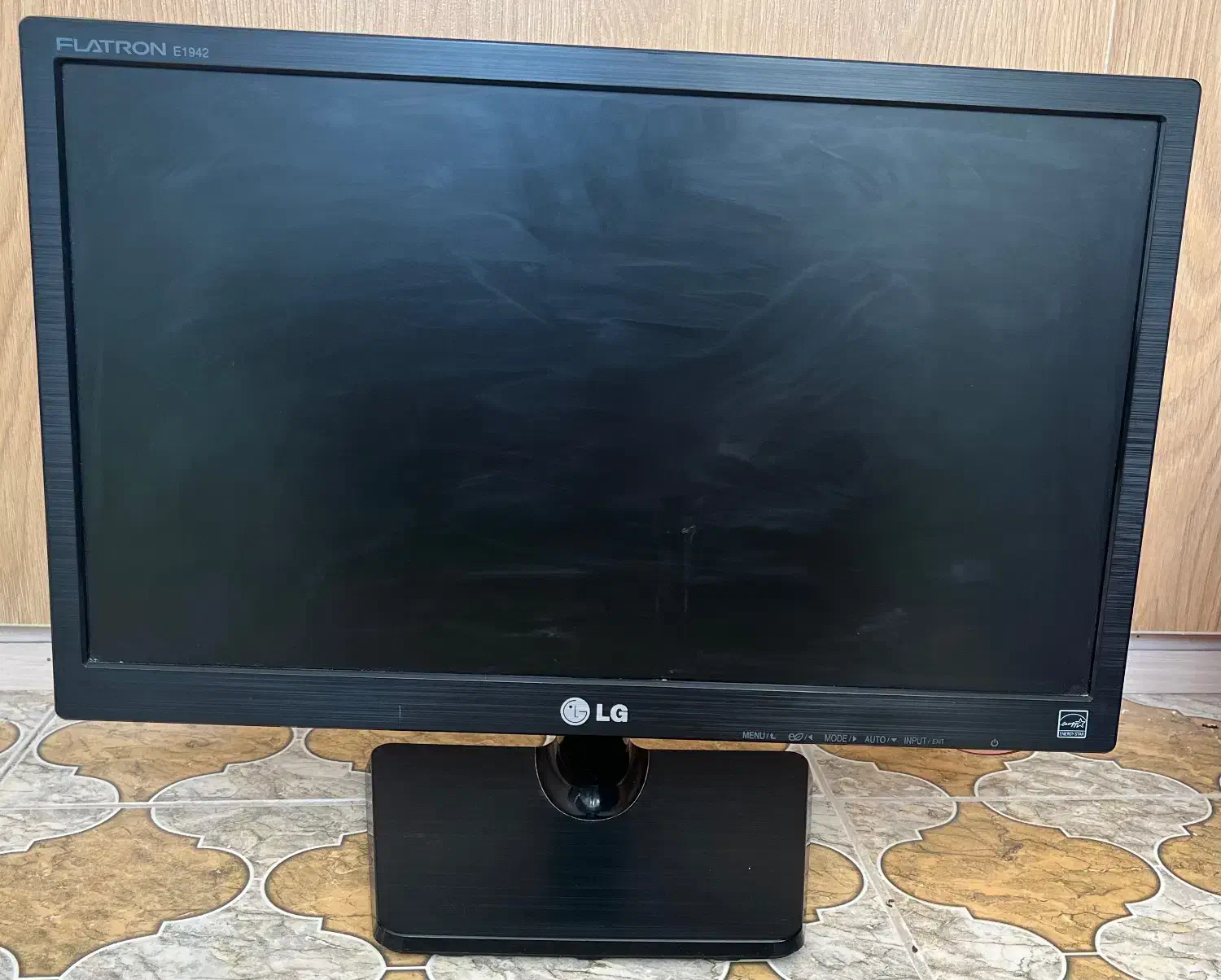 فروش فوری مانیتور LG Flatron 18.5 سالم|رایانه رومیزی|آباده, |دیوار