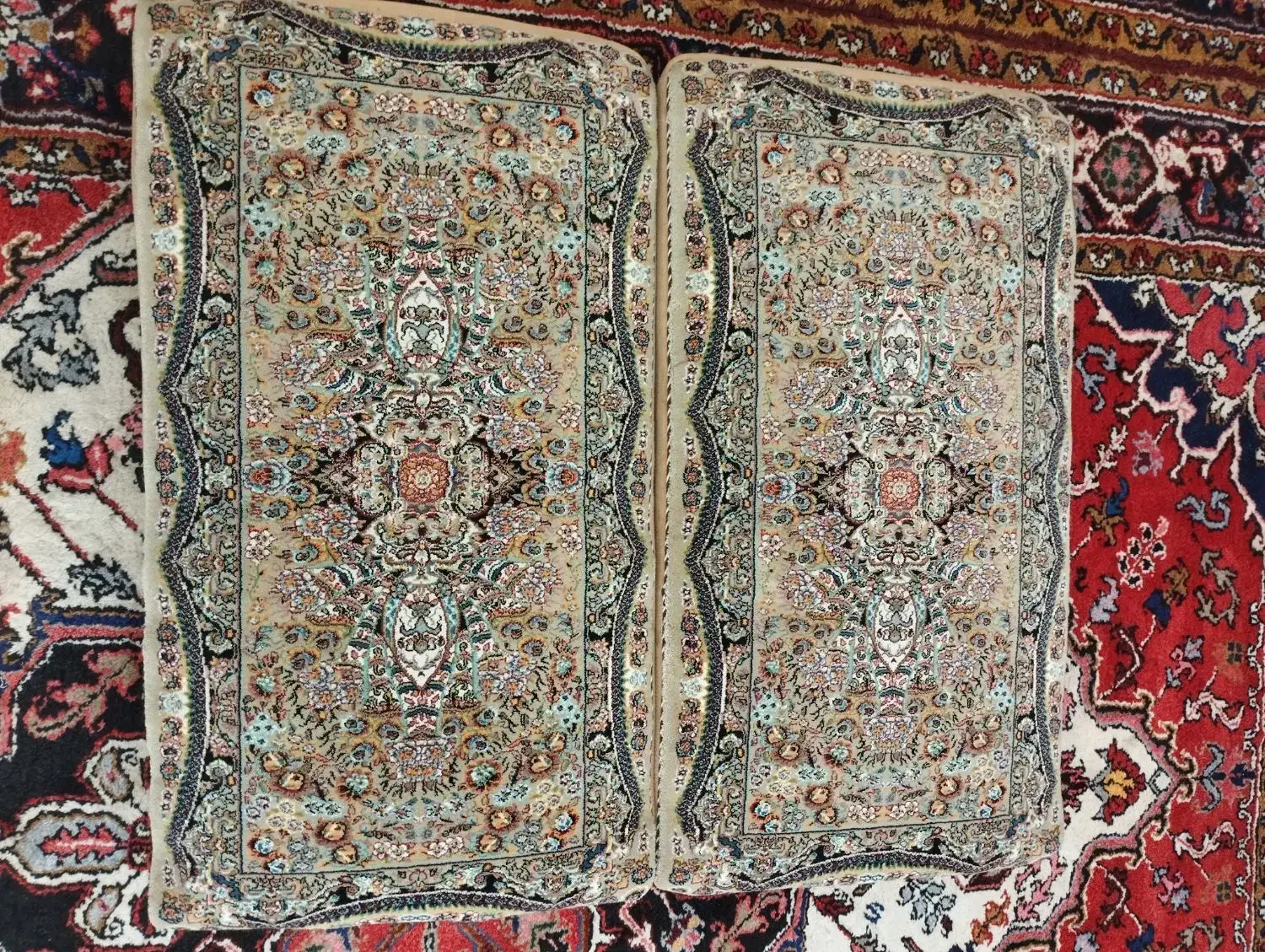 یک جفت پشتی درحد نو|پشتی|تبریز, |دیوار