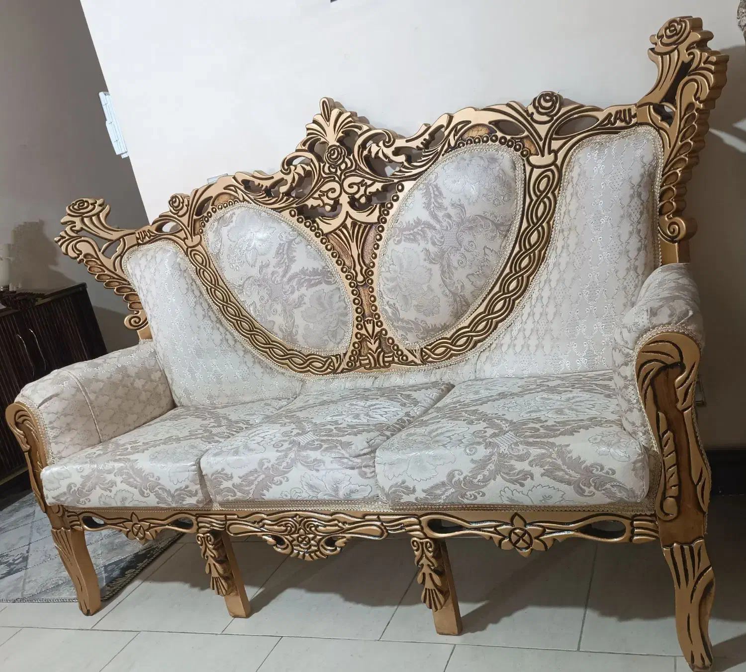 مبل 7نفره،میز وسط و 2عدد عسلی همه باهم 15میلیون|مبلمان خانگی و میز عسلی|فیروزکوه, |دیوار