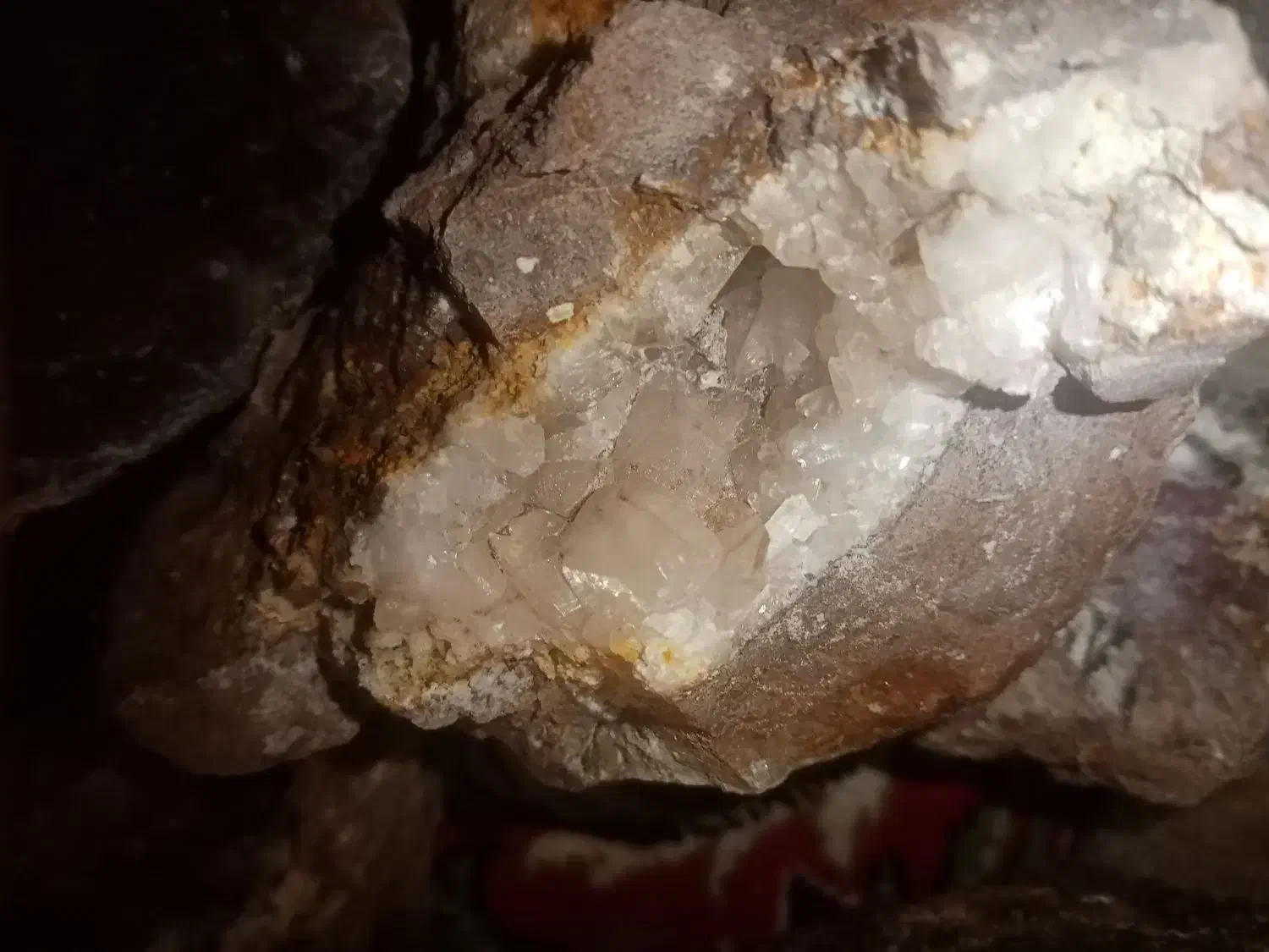 سنگ گوارتز|جواهرات|ماهدشت, |دیوار