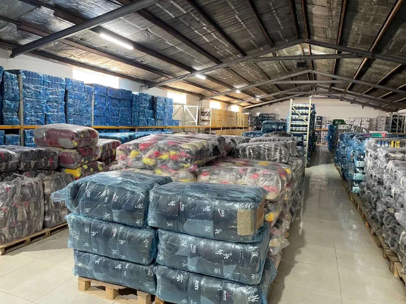 بافندگی عمده - بافت پسردختر گپ تیکه خور|کفش و لباس بچه|کرمان, |دیوار