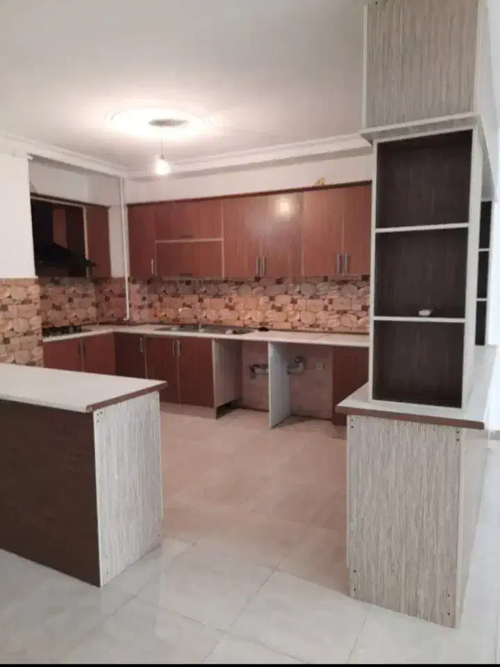 آپارتمان ۱۳۰ متر ۲ خواب پارکینگ اختصاصی یخسازی|اجارهٔ آپارتمان|رشت, یخسازی|دیوار