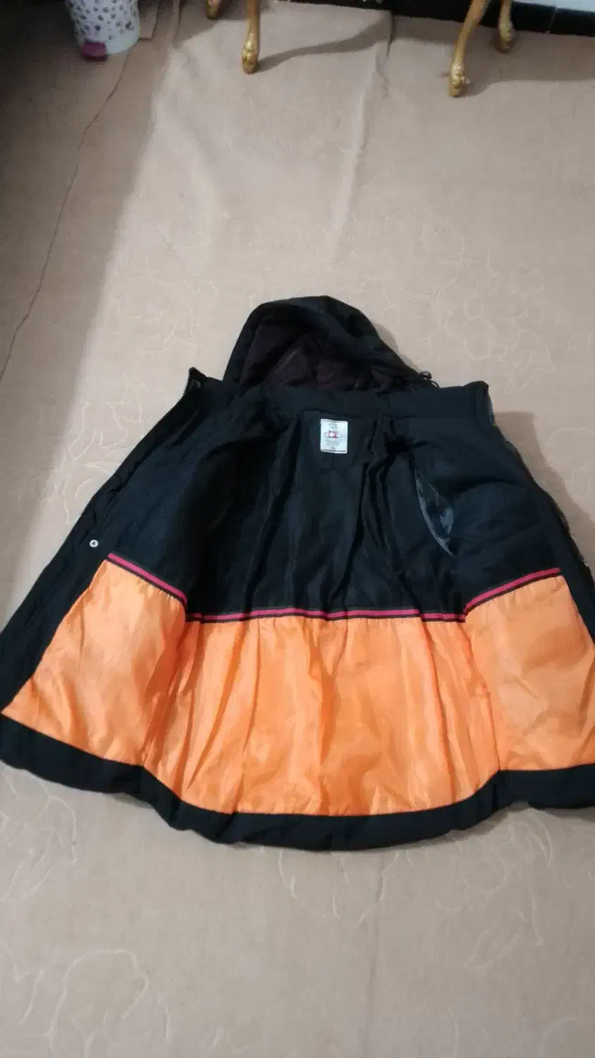 کاپشن|لباس|دهلران, |دیوار