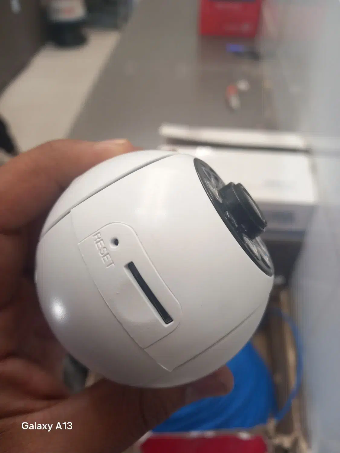 دوربین لامپی وایفای و سیمکارتی انتقال تصویر|دوربین مداربسته|مشهد, جنت|دیوار