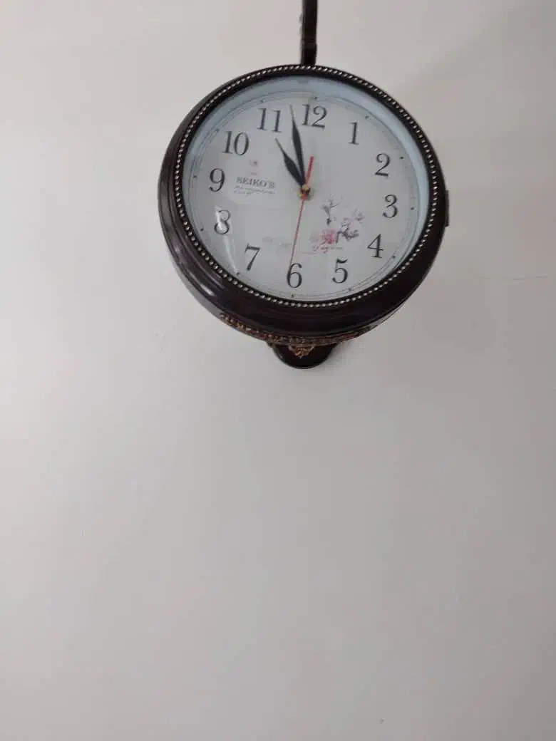 ساعت. زیبا.|ساعت دیواری و تزئینی|کرمانشاه, |دیوار