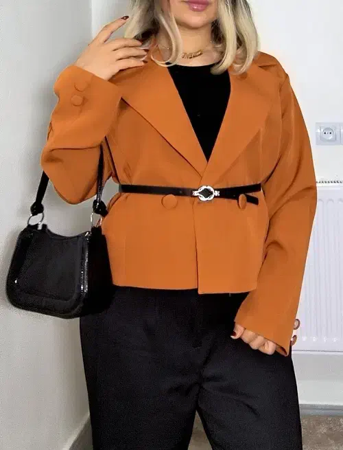 کت باربی|لباس|شیراز, کوشک میدان|دیوار